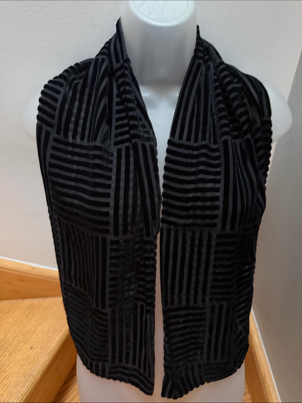 Elaine Gold Black Velvet Burnout Double-faced Geometric Scarf VTG